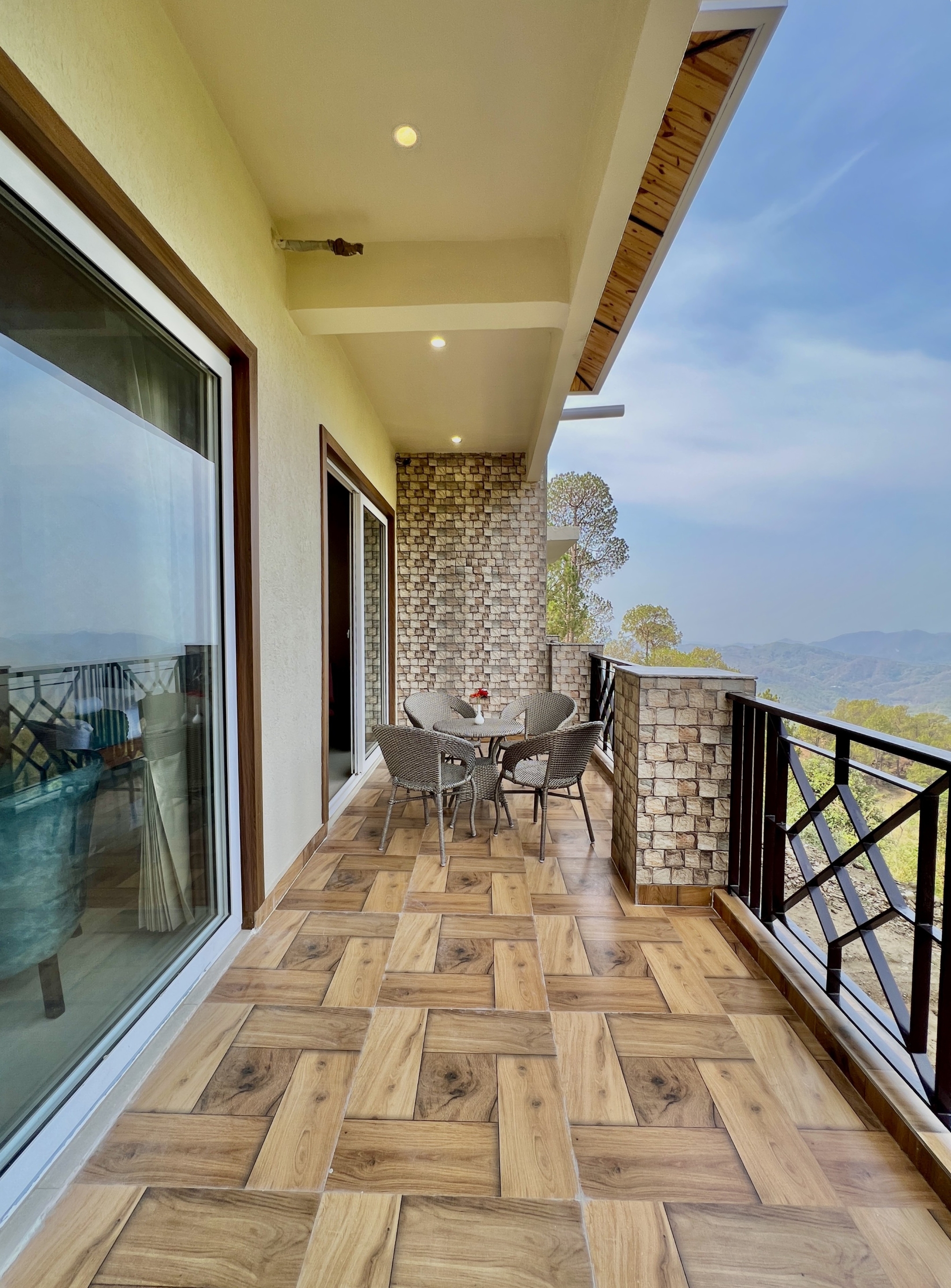 Executive Family Valley View Room - Balcony