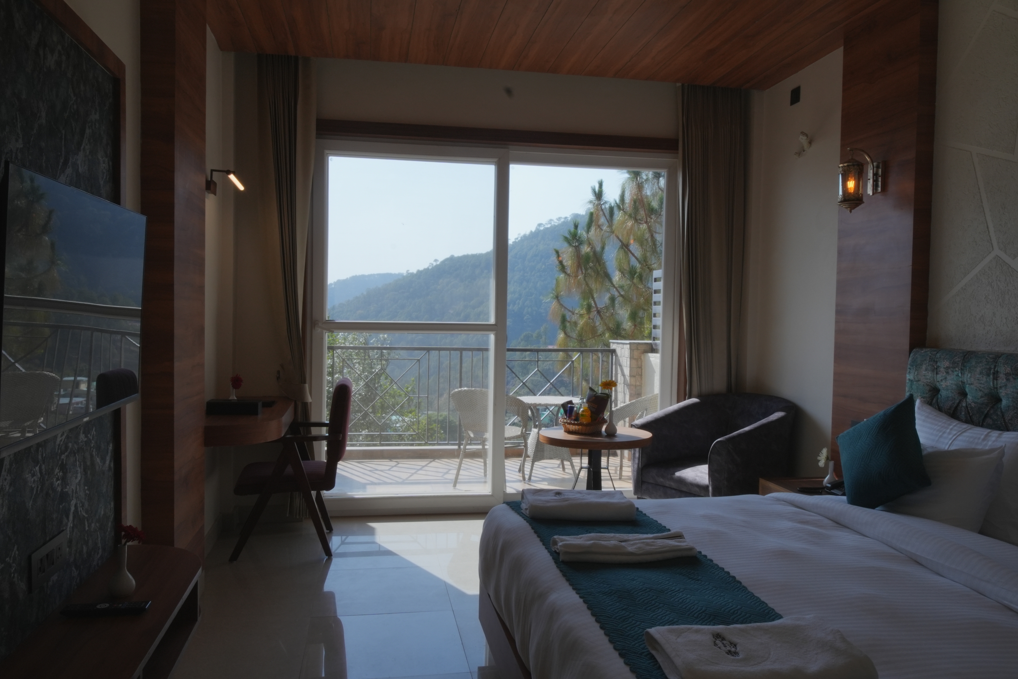 Executive Valley View Room - Balcony View