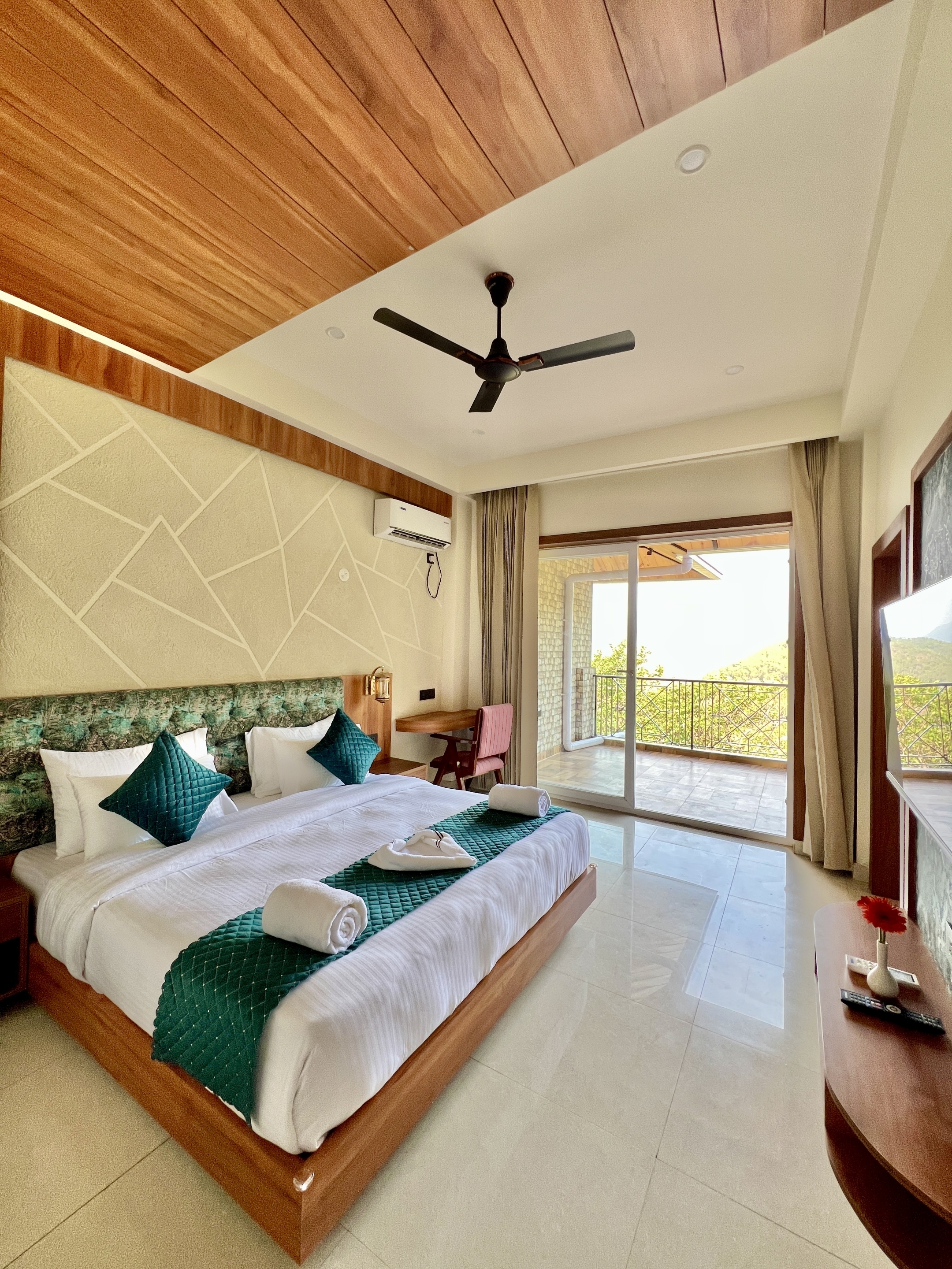 Superior Family Interconnected Room - Internal